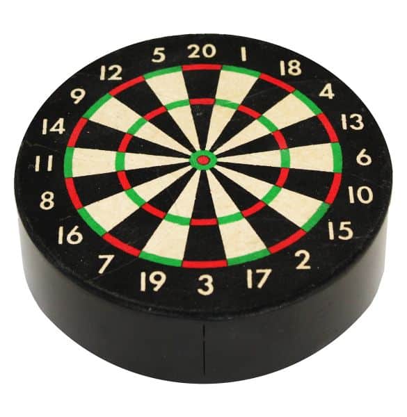Dit miniatuur dartbord, gemaakt van echt sisal. Met een diameter van 15 cm biedt het genoeg ruimte om meerdere dartpijlen op te bergen.